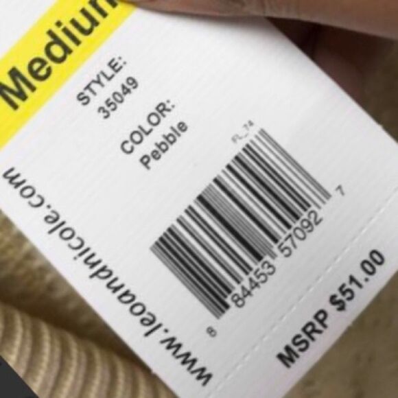 LEO & NICOLE Knit Vest Sleeveless Cardigan Medium NWT - Picture 4 of 4